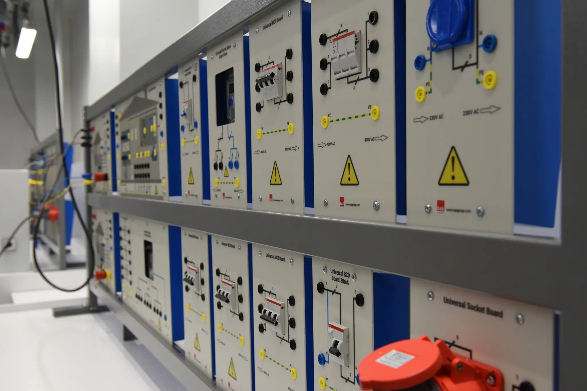 EAE Alçak Gerilim Laboratuvarı Donanımları